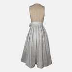 Rent the stylish Amuseliebe Dirndl Dress at Versatile – timeless Bavarian style, perfect for Oktoberfest and traditional events. Rent in Munich or online.