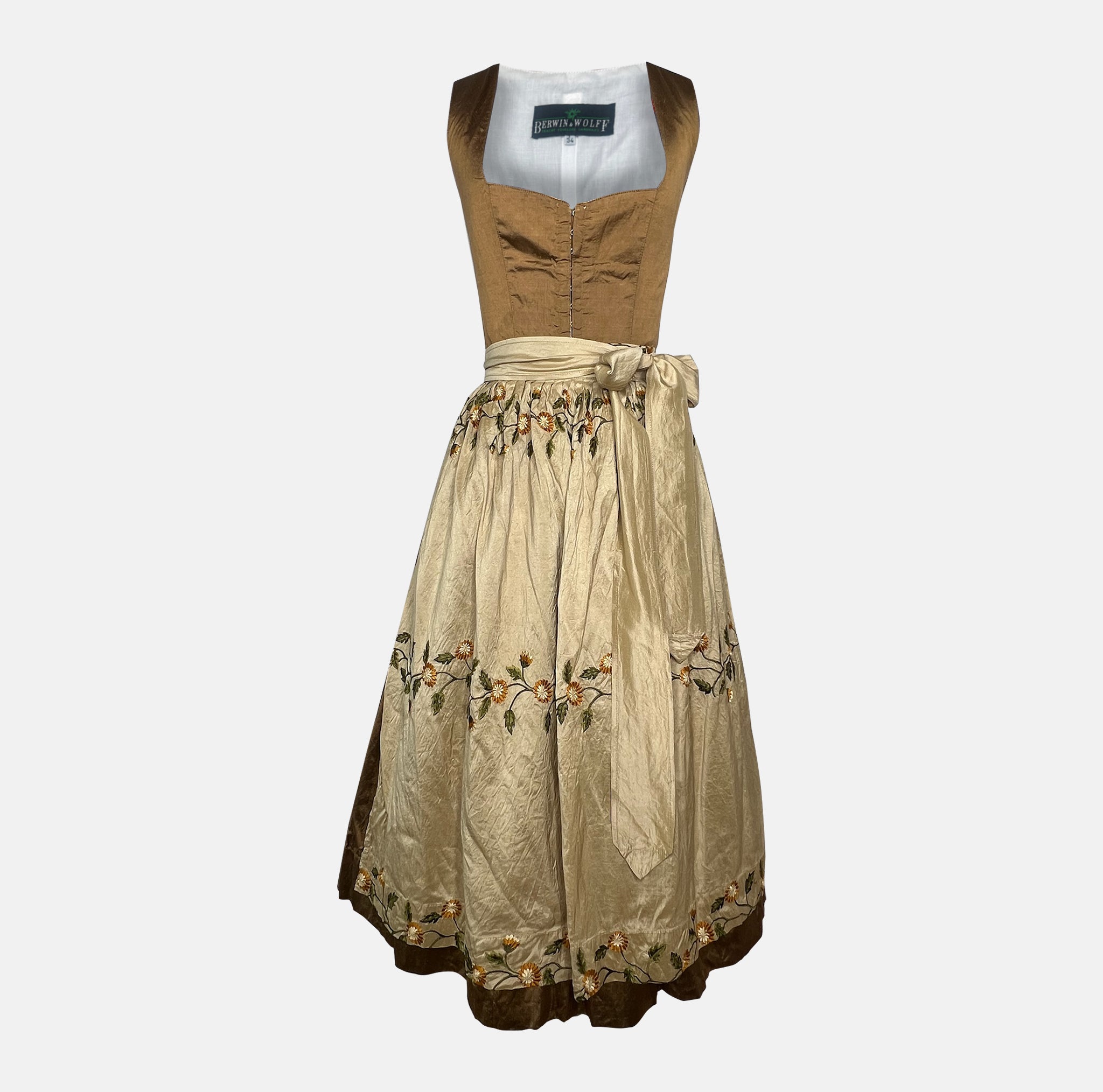 Berwin & Wolff Bavarian rental dirndl in Munich with classic tailored bodice and apron – available for Oktoberfest dress hire at Versatile OTM.