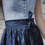 Rent the Berwin & Wolff classic striped Dirndl in Munich—round neckline, button closure, high-quality cotton-linen fabric, 75 cm skirt.