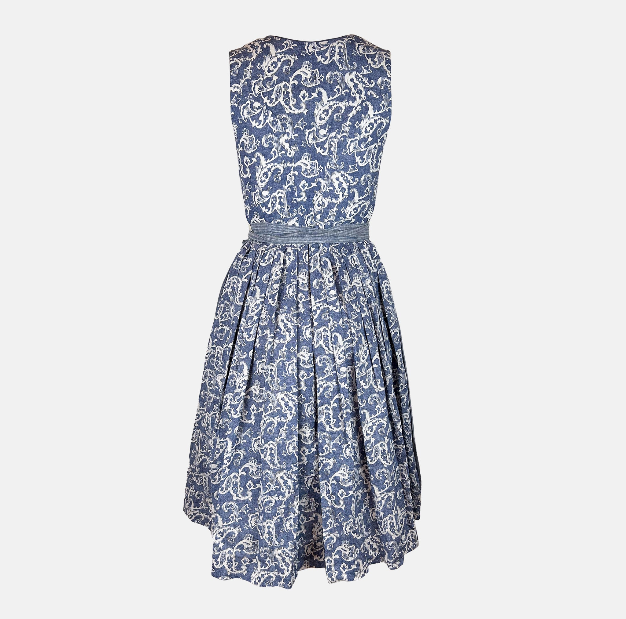 Versatile rental dirndl: Berwin & Wolff Dirndl, baroque pattern bodice with silver-tone buttons and matching plaid apron