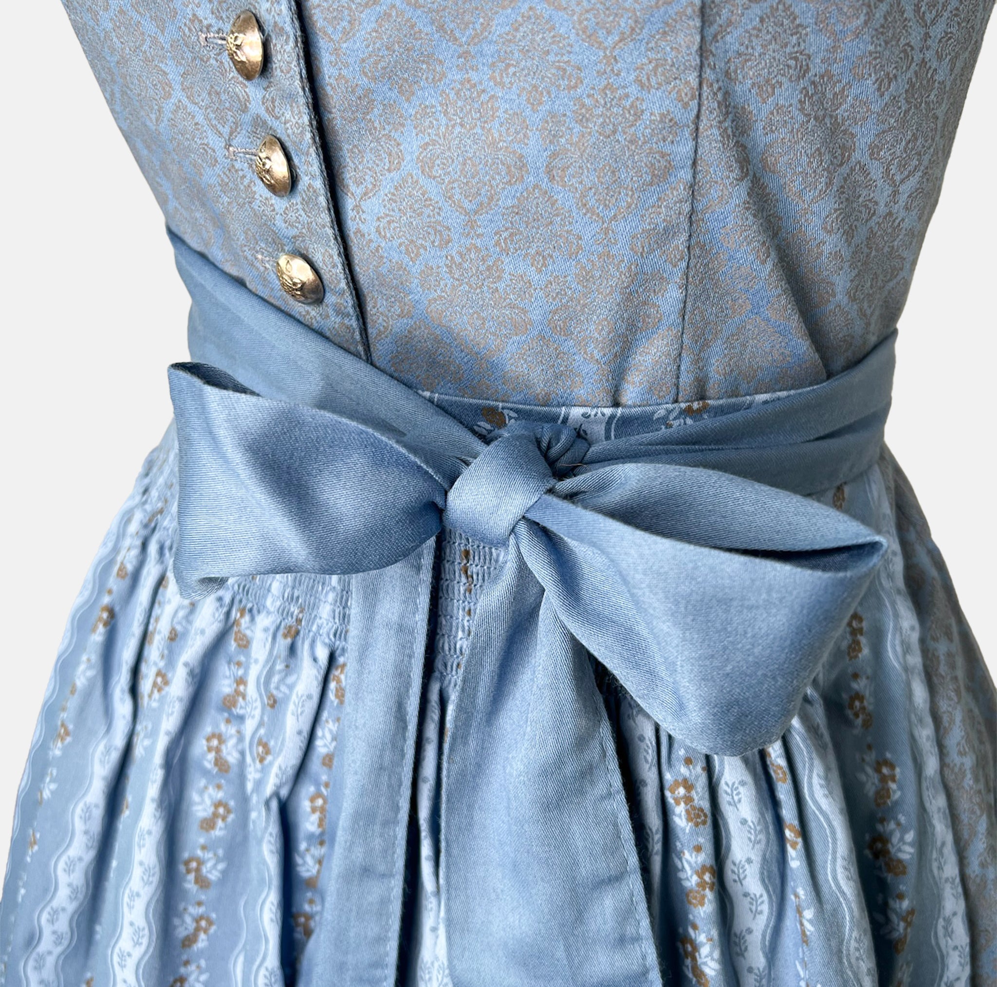 Rent the traditional Angermeier Dirndl dress – ideal for Oktoberfest and traditional celebrations. Available for dirndl rental in Munich and online across Europe.