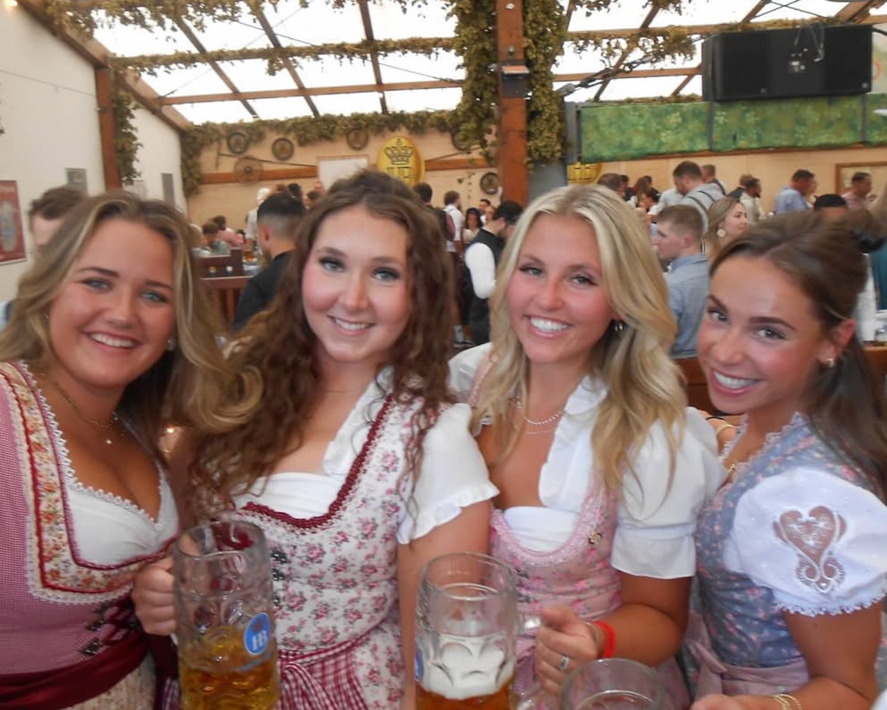 Rent your Dirndl on Versatile OTM. Many different Dirndl styles to suit each taste for Dirndl Outfits rental for Oktoberfest