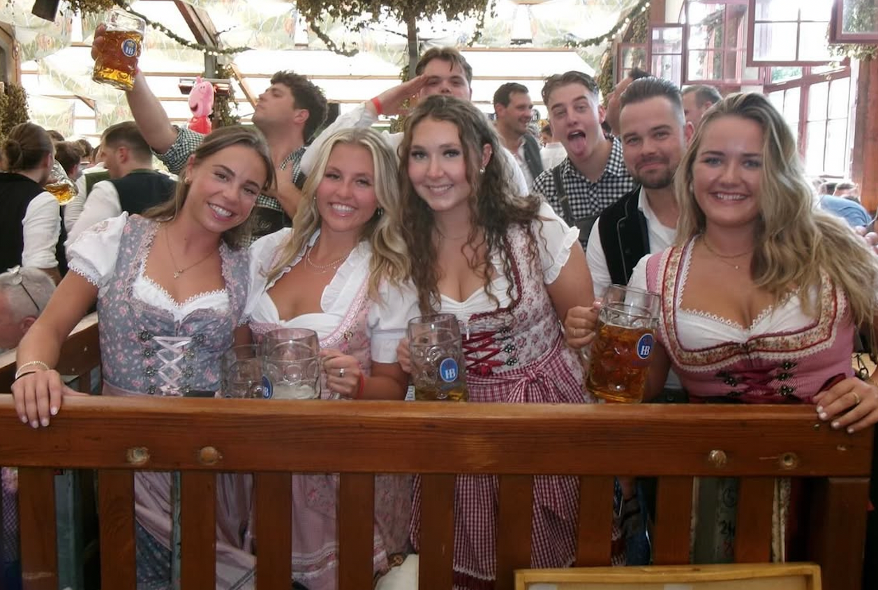 Rented Dirndl Dresses for Oktoberfest online or in Munich on Versatile OTM. Matching everyones tastes and outfit styles