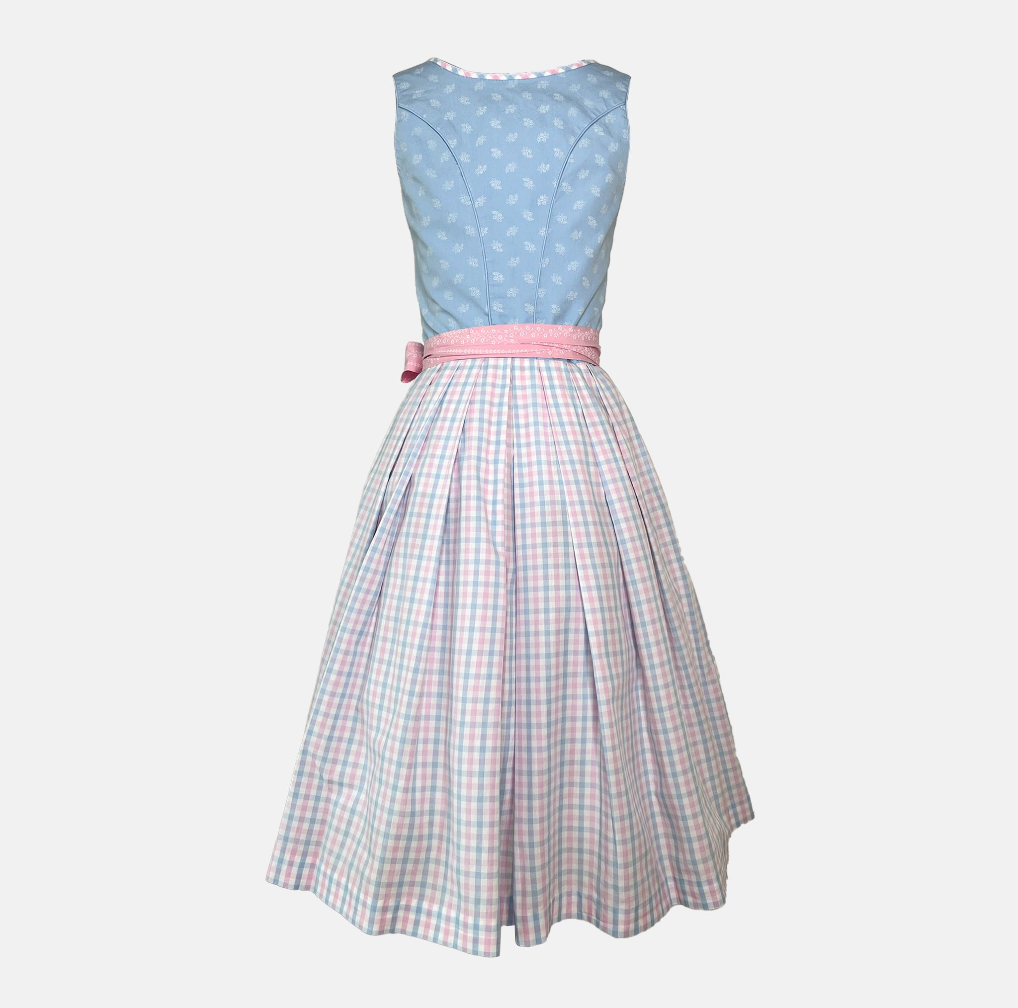 Rent the elegant Wenger Dirndl dress online – perfect for Oktoberfest and traditional events. Top choice for dirndl rental in Munich and Germany.