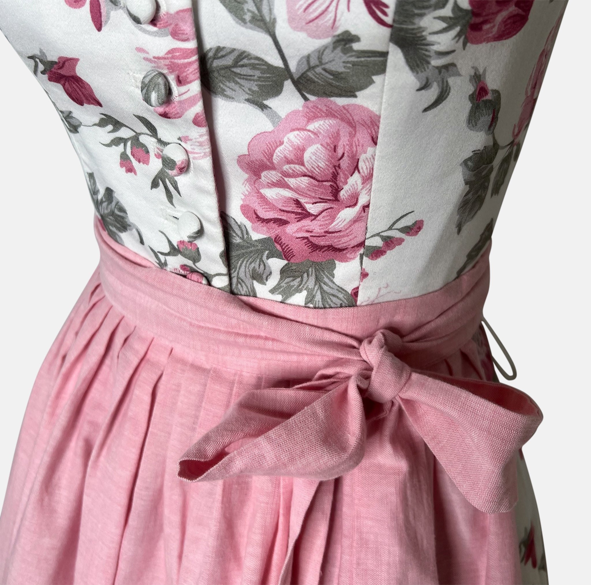 Rent the stunning Berwin & Wolff Dirndl  dress – perfect for Oktoberfest and events. Trusted dirndl rental in Munich and across Germany.