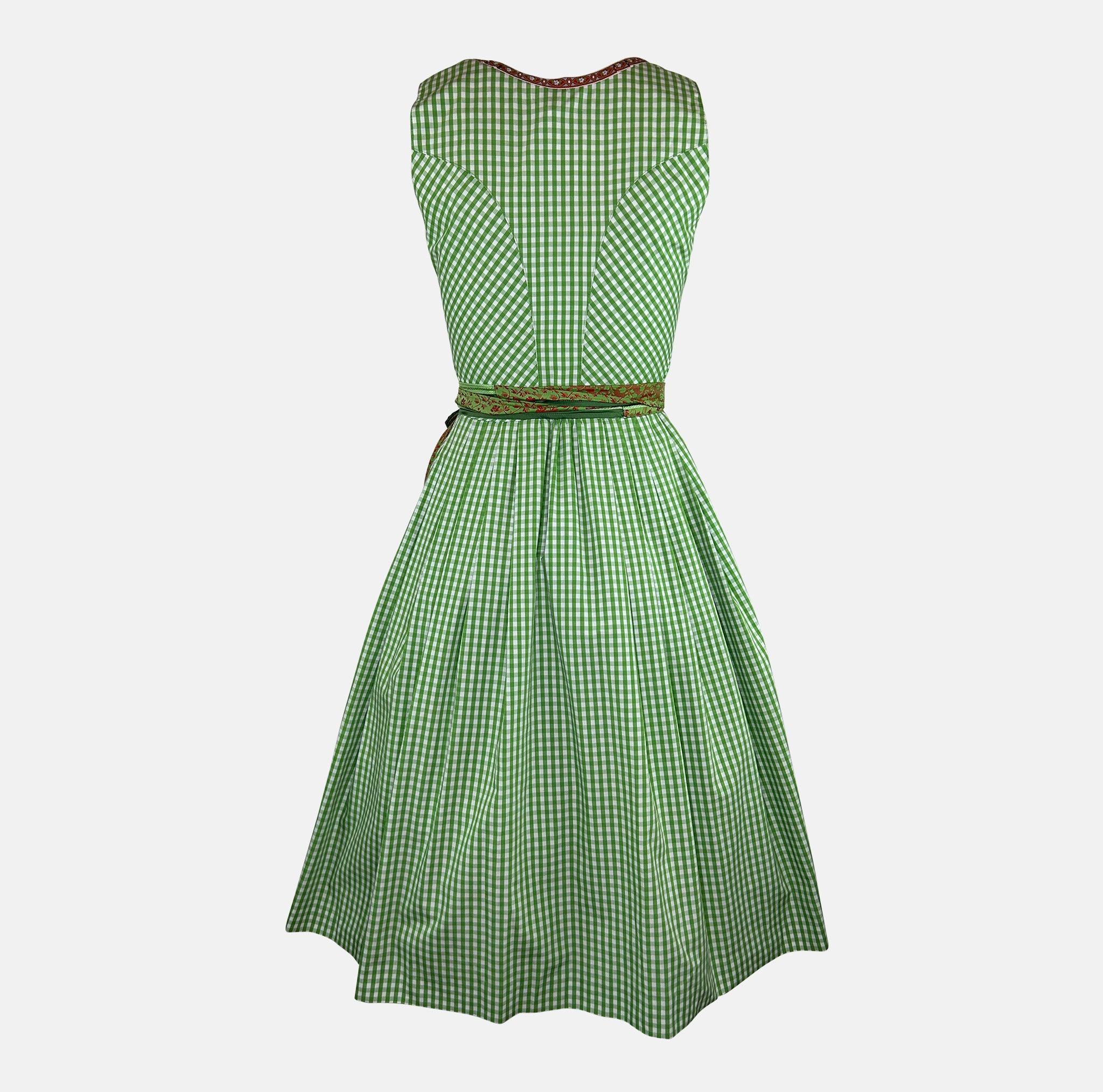 Affordable dirndl dress rental in Munich or online. Rent the elegant Berwin&Wolff Dirndl — perfect for Oktoberfest and events. Book your dirndl cheap today!