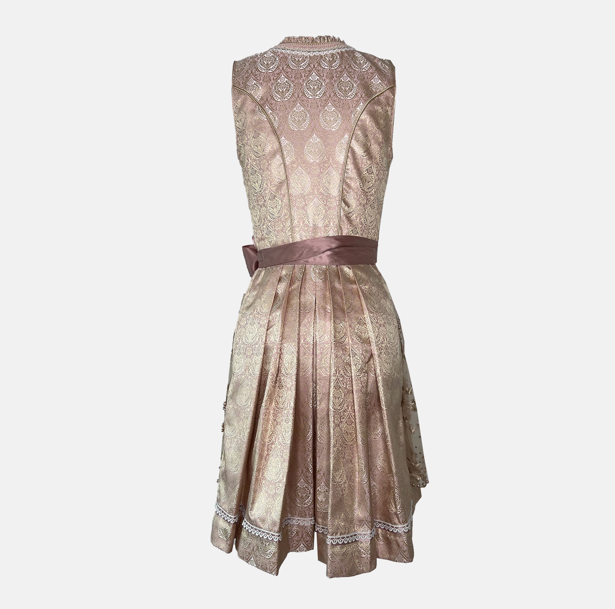 Krüger Madl Dirndl “Kailia” in naturale rose with heart hooks and pearl‑beaded lace apron. Mini 50 cm skirt—youthful, detailed, and chic.