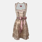 Krüger Madl Dirndl “Kailia” in naturale rose with heart hooks and pearl‑beaded lace apron. Mini 50 cm skirt—youthful, detailed, and chic.