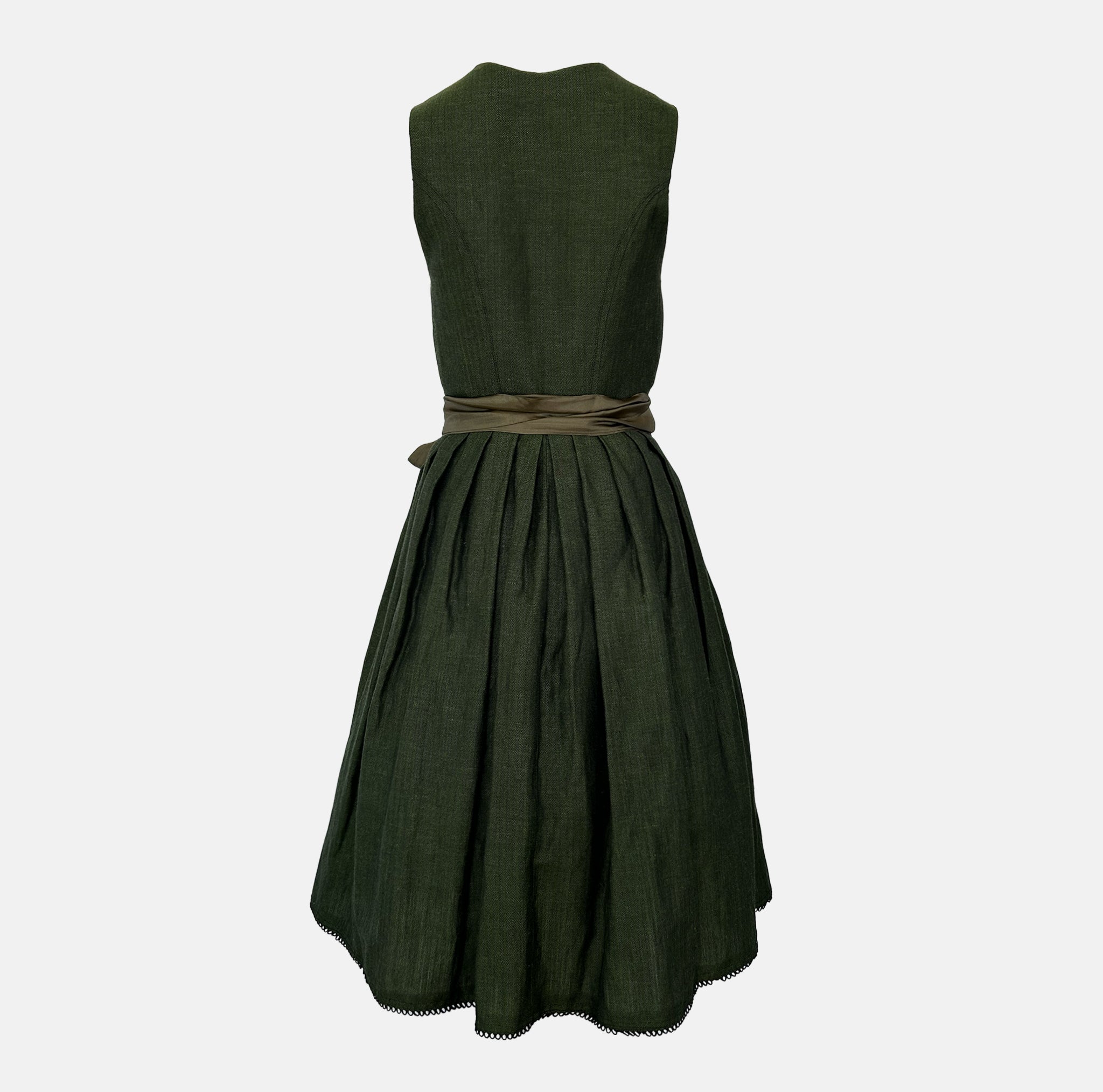 Rent Ma.le.ma green dirndl dress – handmade in Munich, elegant bodice with buttons and satin apron; artisanal rental dirndl for Oktoberfest