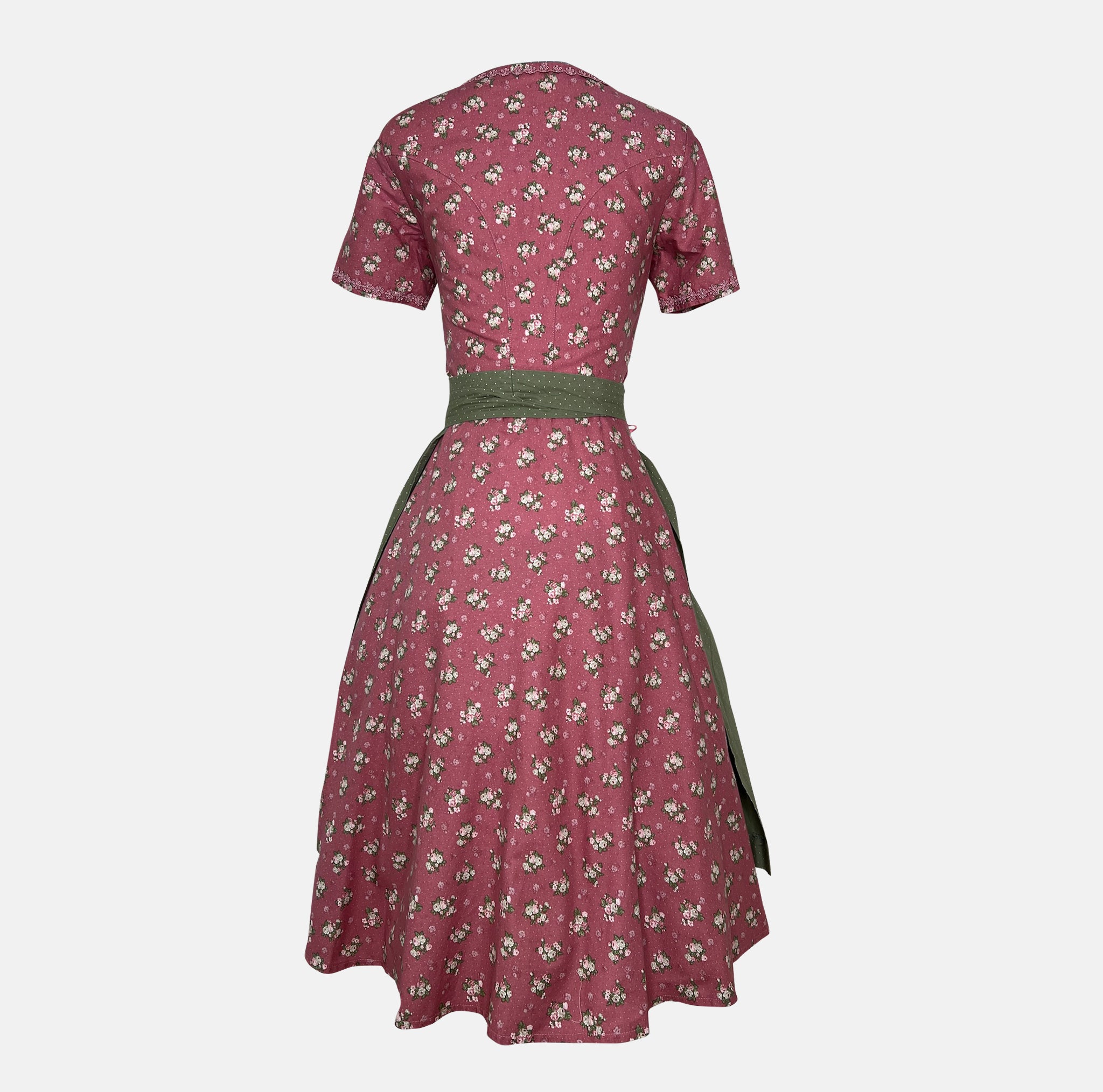 Rent the vintage dirndl dress by Berwin & Wolff – perfect for Oktoberfest and events. Trusted dirndl rental in Munich and across Germany.