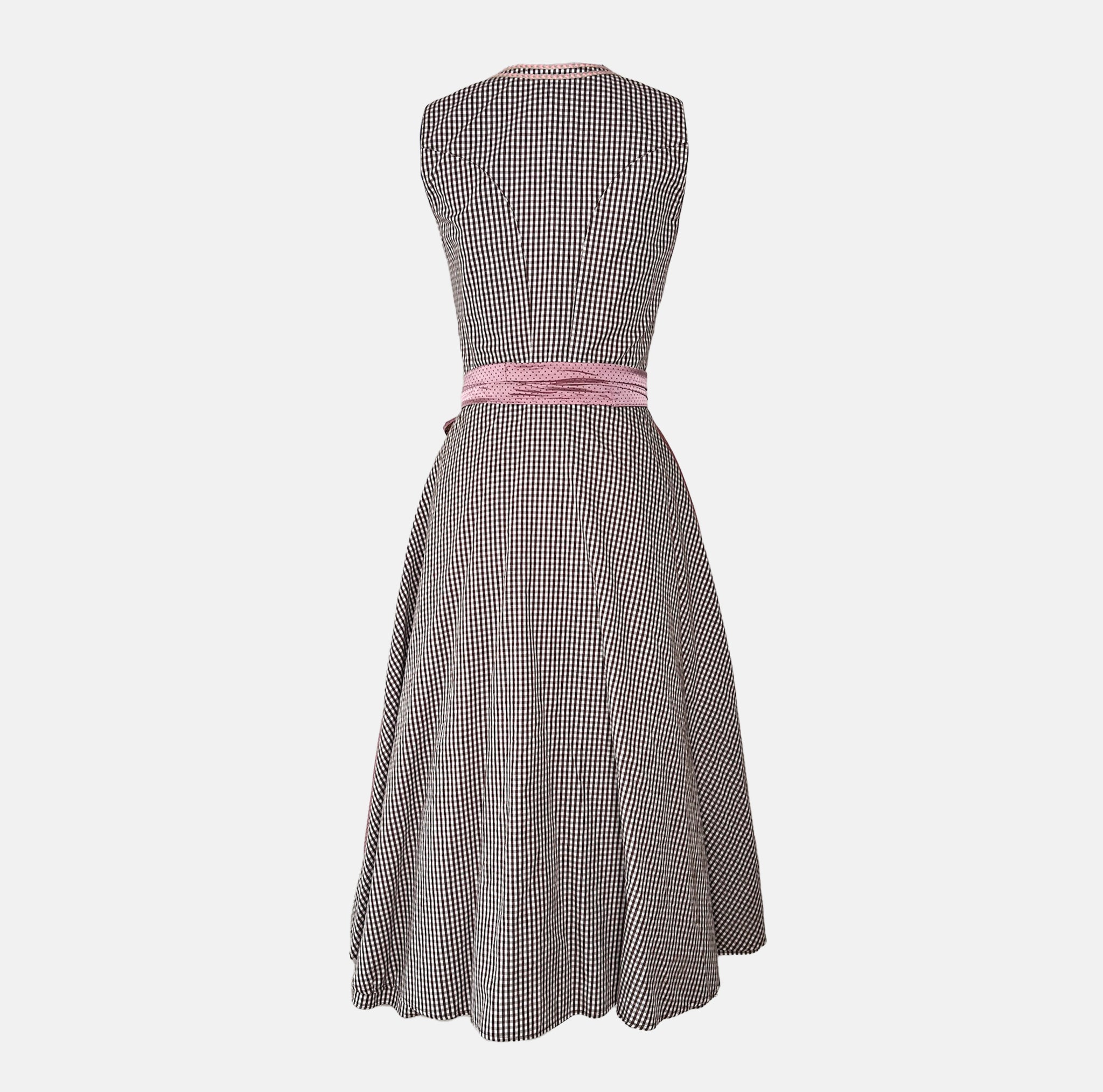 Rent the dreamy Apple of my eye Dirndl Dress at Versatile – timeless Bavarian style, perfect for Oktoberfest and traditional events. Rent in Munich or online.