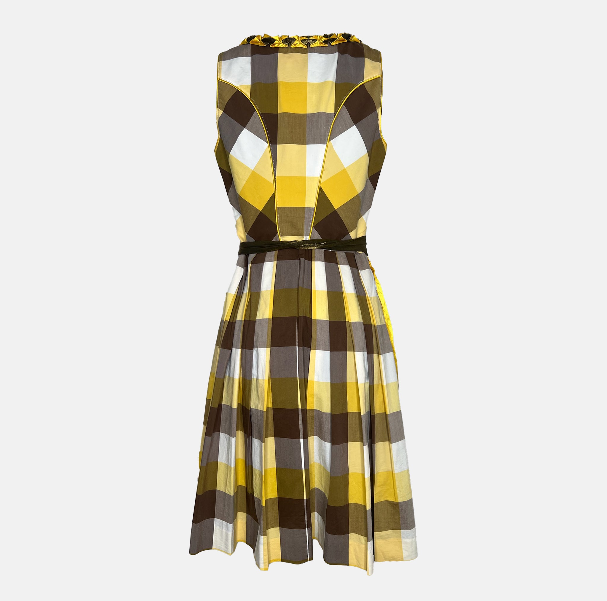 Yellow and brown cheeky dirndl with embroidered bodice and golden apron, available for rental at Versatile OTM, owned by Beer&Pretzel Tours.