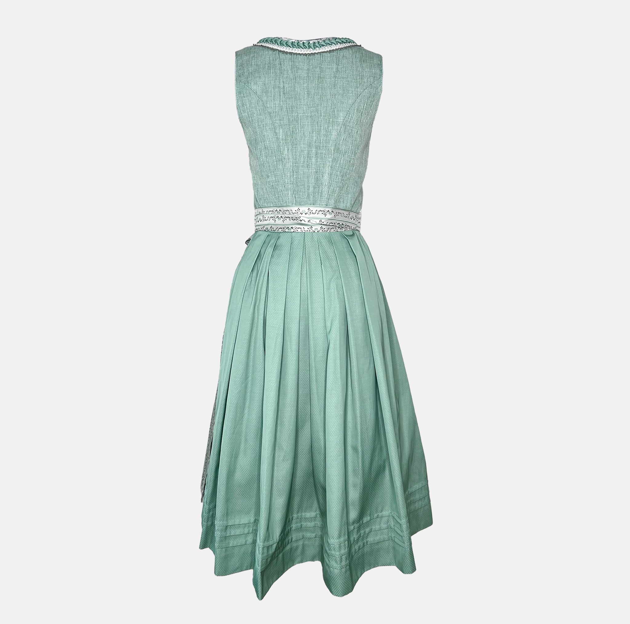 Rent the stylish Krüger Dirndl Dress at Versatile – timeless Bavarian style, perfect for Oktoberfest and traditional events. Rent in Munich or online.