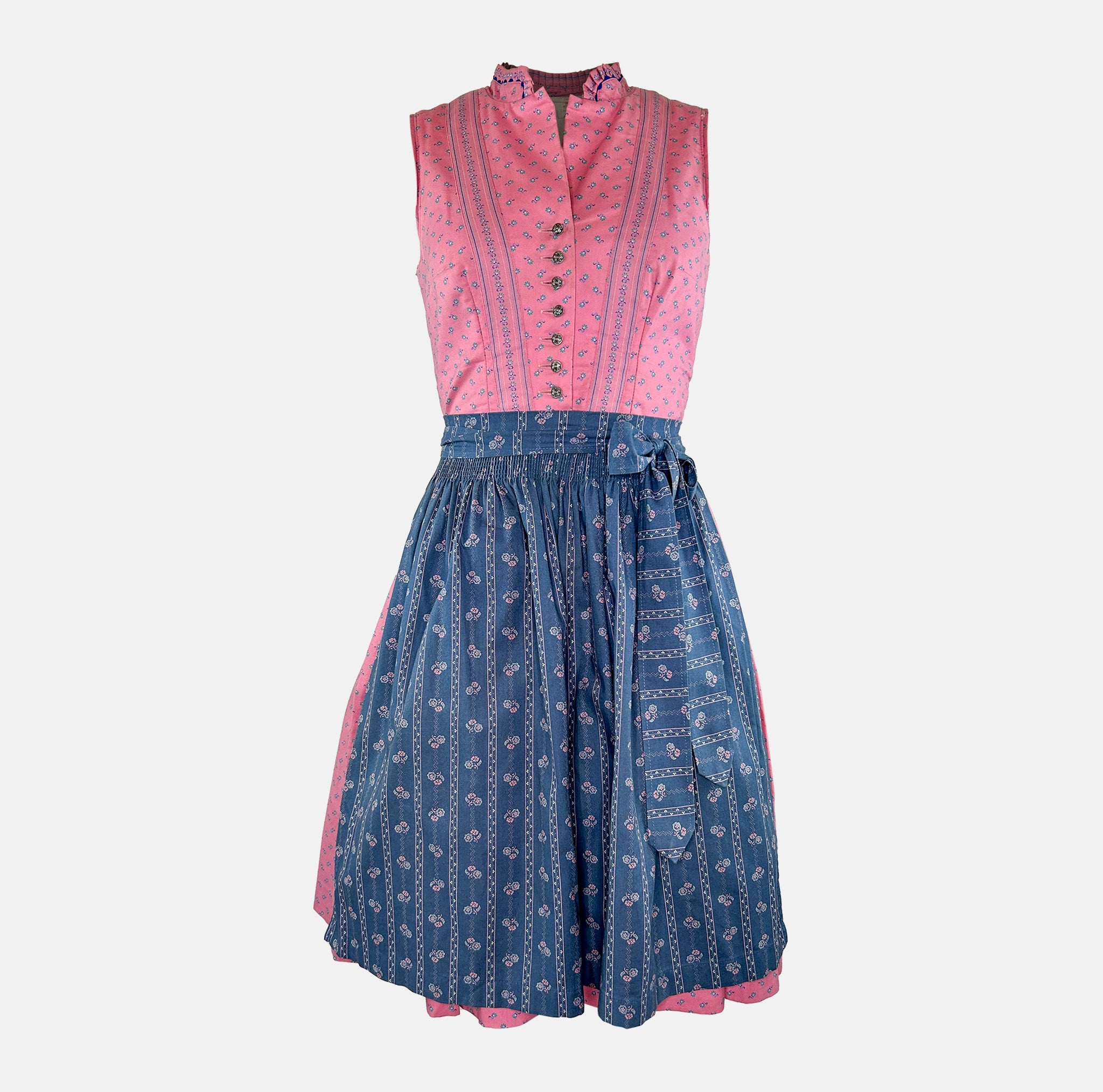 Rental dirndl dress for Oktoberfest by Versatile – traditional Bavarian outfit