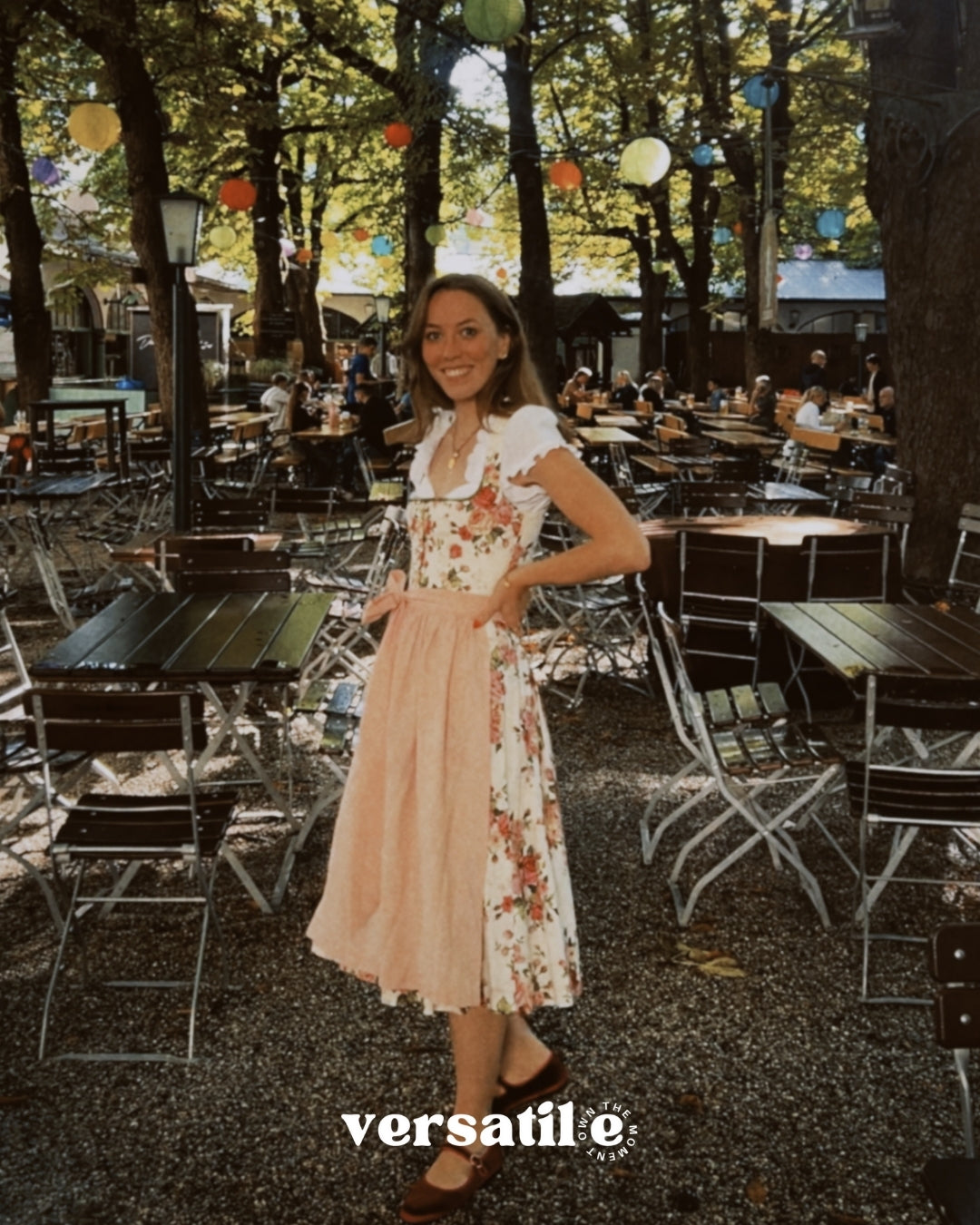 Berwin & Wolff rental dirndl in Munich with floral bodice and pastel-pink skirt, 70 cm cotton—perfect Oktoberfest dress hire